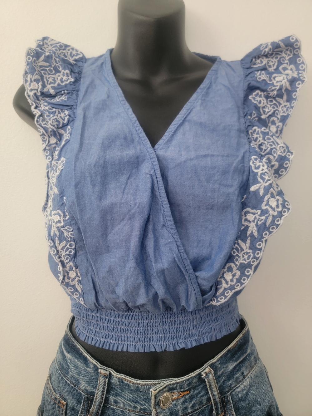 Women’s Blue Embroidered Ruffle Sleeve Crop Top